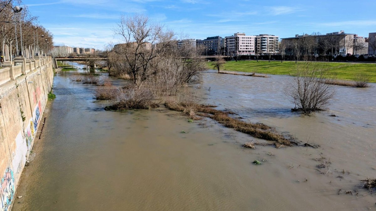 El riu Segre desbordat