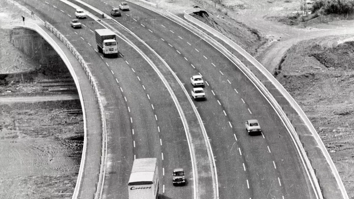 Pla de circulació per la variant immediatament després de la inauguració. - FONS GÓMEZ VIDAL / ARXIU IEI