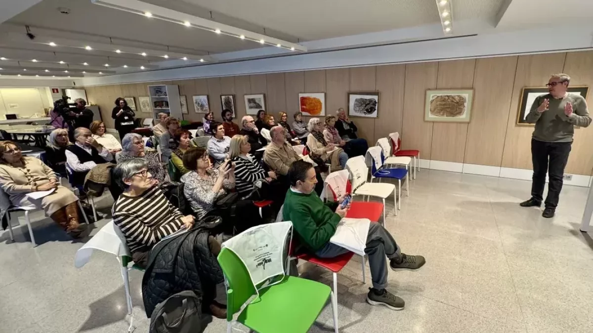 El curso se lleva a cabo en el comedor del IRBLleida, en el recinto del hospital Arnau de VIlanova. - MARC CARBONELL