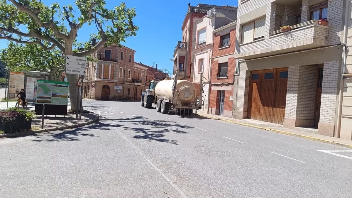 La travessia de la C-233 a Castelldans suporta ara un trànsit freqüent de camions i maquinària agrícola. - AJUNTAMENT DE CASTELLDANS