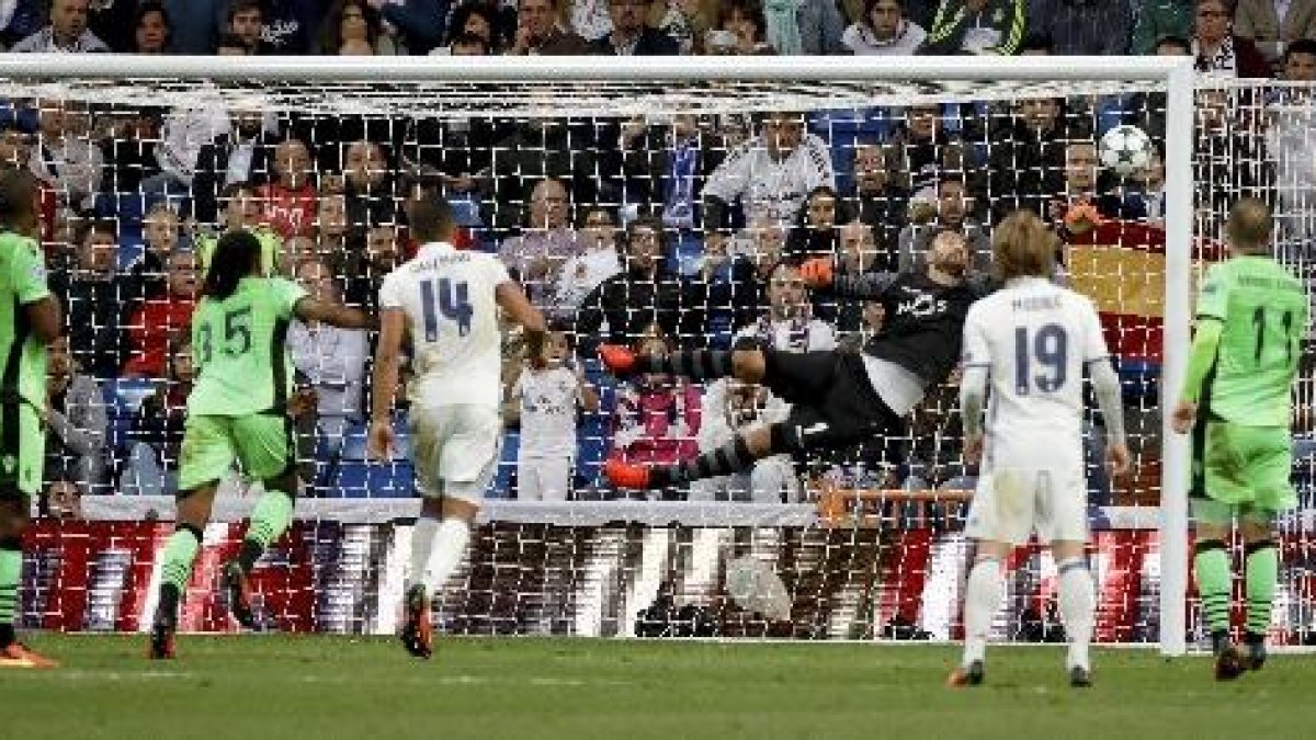 Amb aquest llançament de Cristiano, el Madrid va fer el gol de l’empat davant de l’Sporting.
