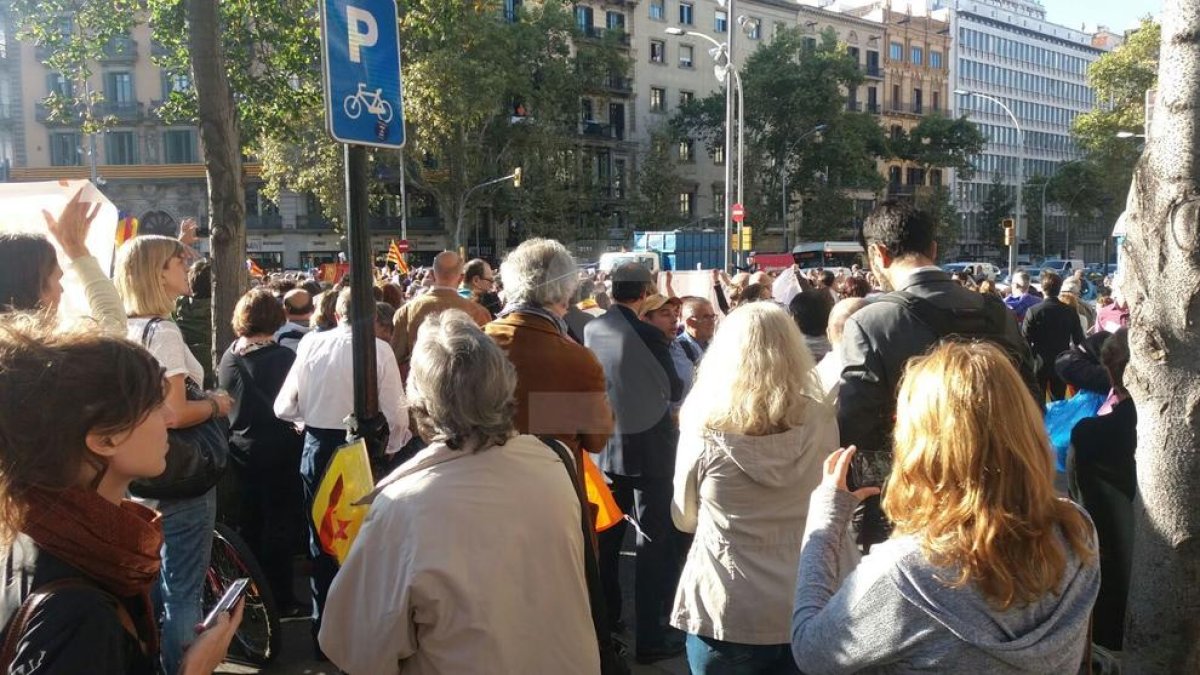 Convoquen concentracions davant de les conselleries escorcollades