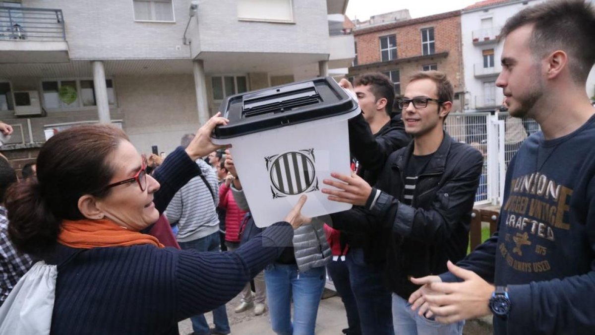 Urnes als col·legis electorals de Lleida