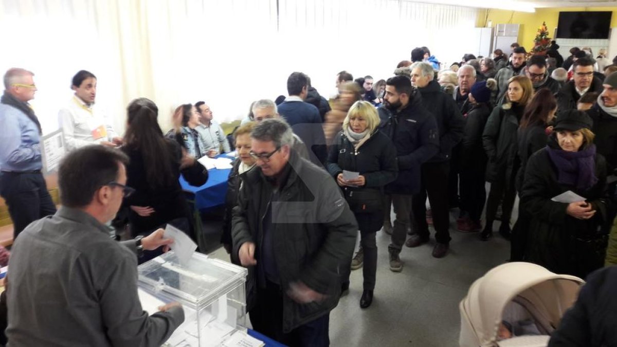 Imágenes de la jornada electoral del 21D
