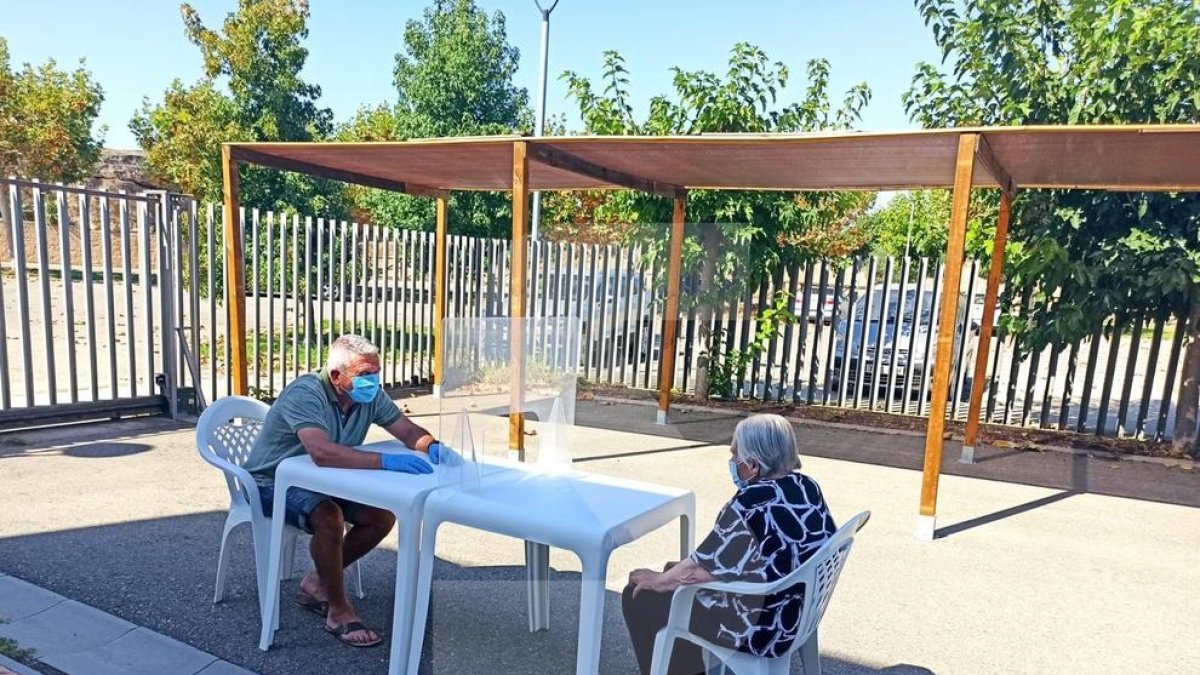 © Los geriátricos van reabriendo, poco a poco