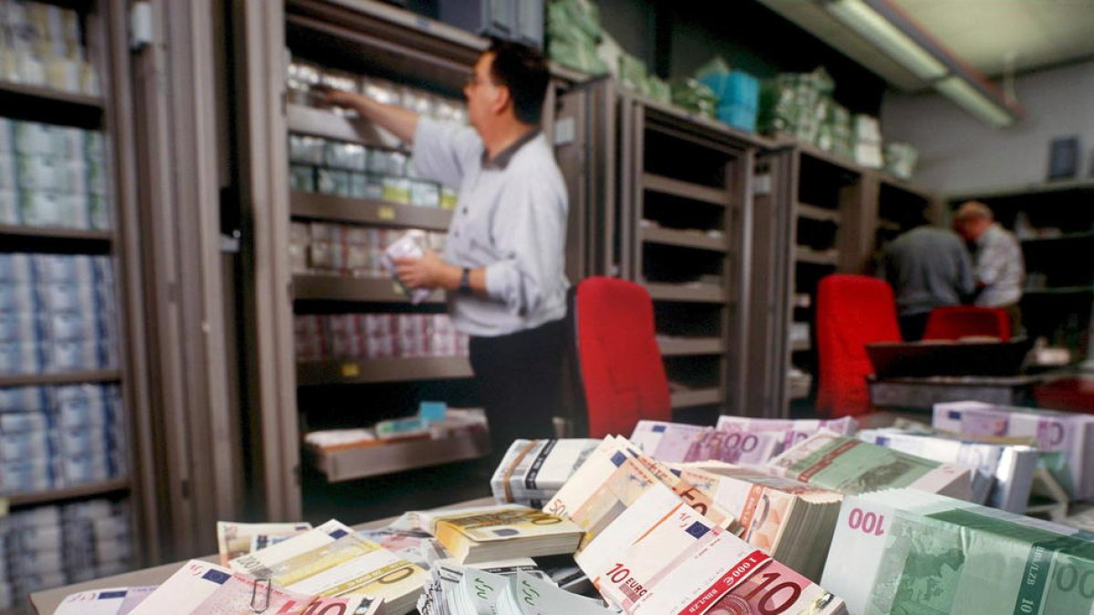 Hisenda reduirà els pagaments en efectiu de 2.500 a 1.000 €.