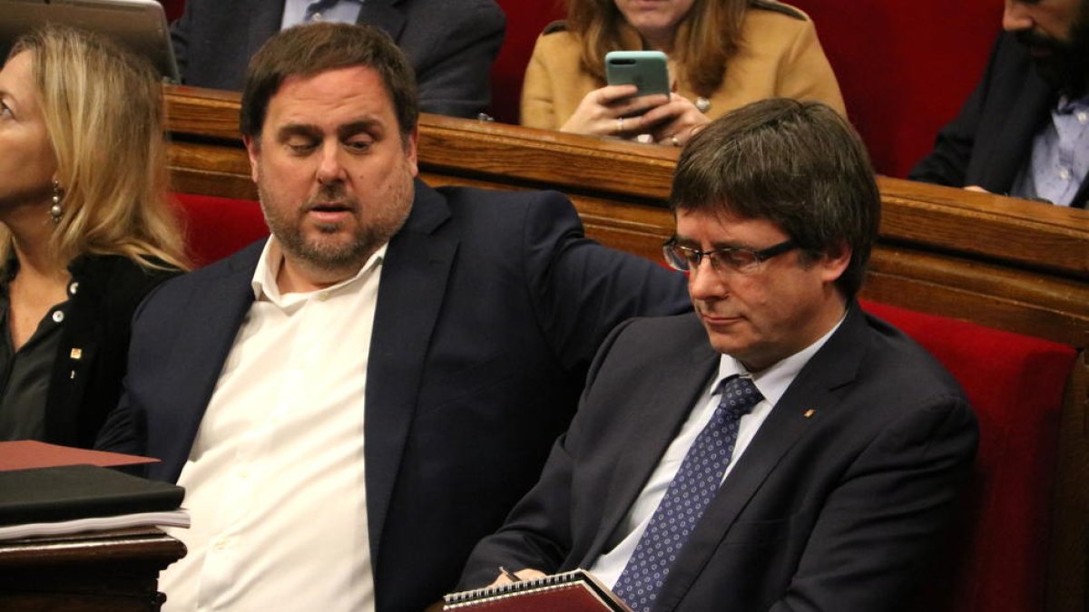 Puigdemont i Junqueras, en la sessió de control al Govern d’ahir al Parlament de Catalunya.