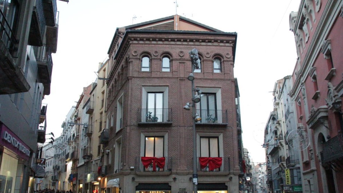L'edifici de la botiga Mael.