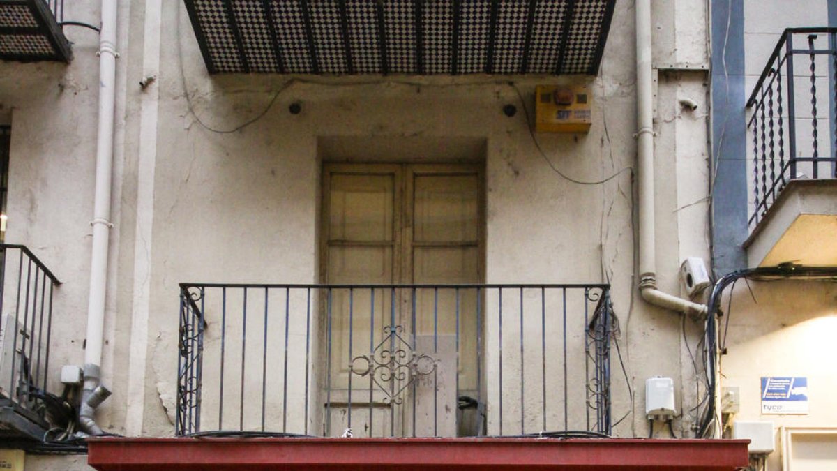El local ja tancat de l’antiga llibreria Casas.