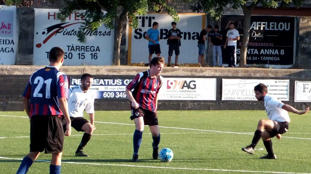 El Tremp es manté en la primera posició després d’haver guanyat tots els partits disputats.