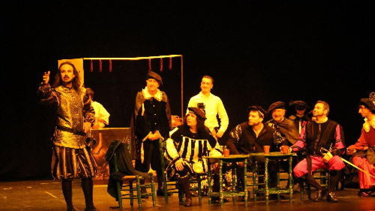 El grup teatral TOAR va portar ahir a escena el ‘Tenorio’ de Zorrilla.