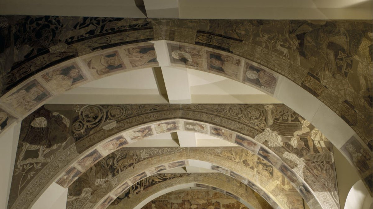 La jueza pide al MNAC que comunique en 20 días cómo trasladará las pinturas murales