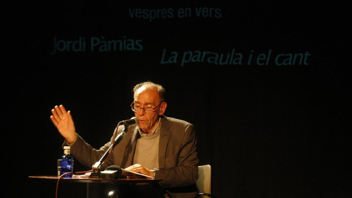 El poeta de Guissona Jordi Pàmias protagoniza ‘Vespres en vers’
