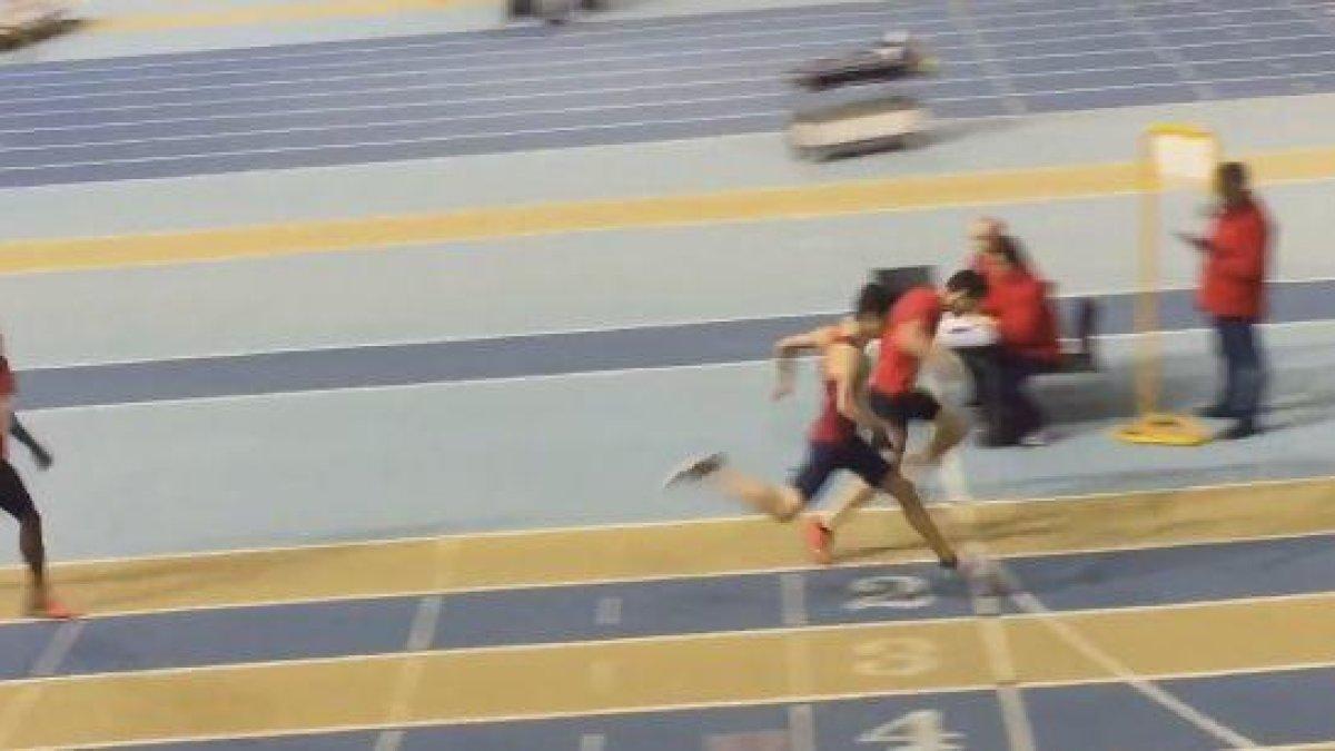 VÍDEO: L'atleta lleidatà Aleix Porras bat el record d'Espanya juvenil dels 500 metres llisos