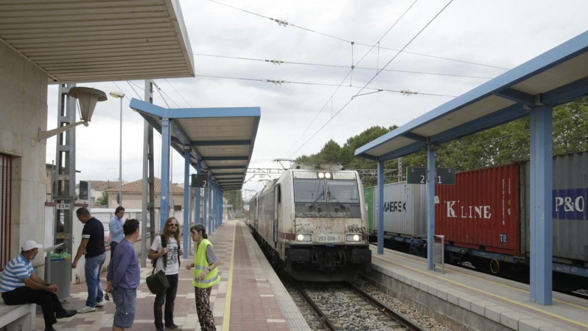 Imagen de un tren averiado en la estación de Les Borges Blanques el pasado mes de septiembre.