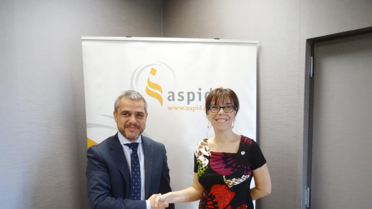 Dispositiu pilot per atendre a domicili persones amb dependència