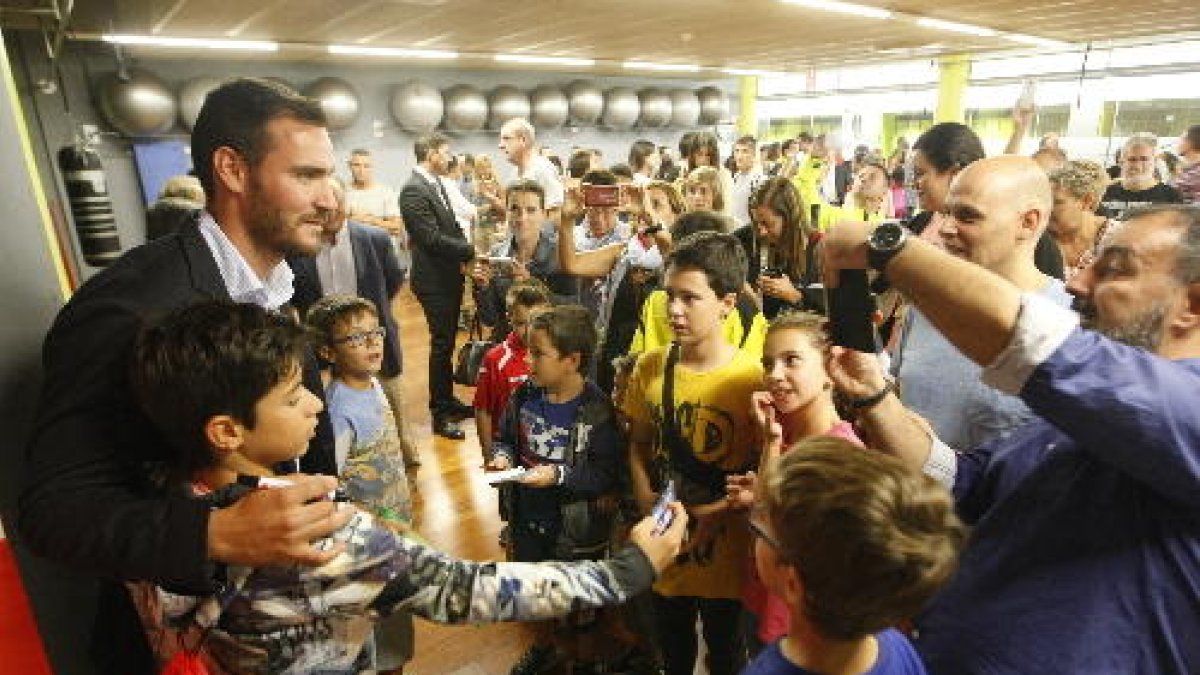 Saül Craviotto va desencadenar l’admiració dels socis del Sícoris durant l’homenatge d’ahir.