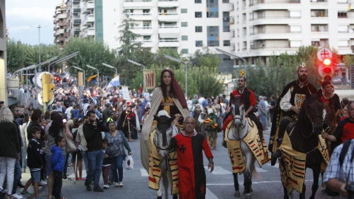 Arribada dels comtes Jaume I d’Aragó i de Cecília de Comenge per obrir les celebracions.