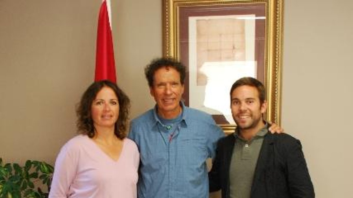 Cadiach, al centre, intentarà assolir el cim del Broad Peak.