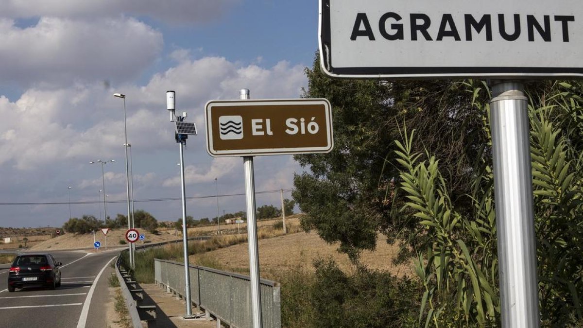 Un dels instruments col·locats al Sió a Agramunt.