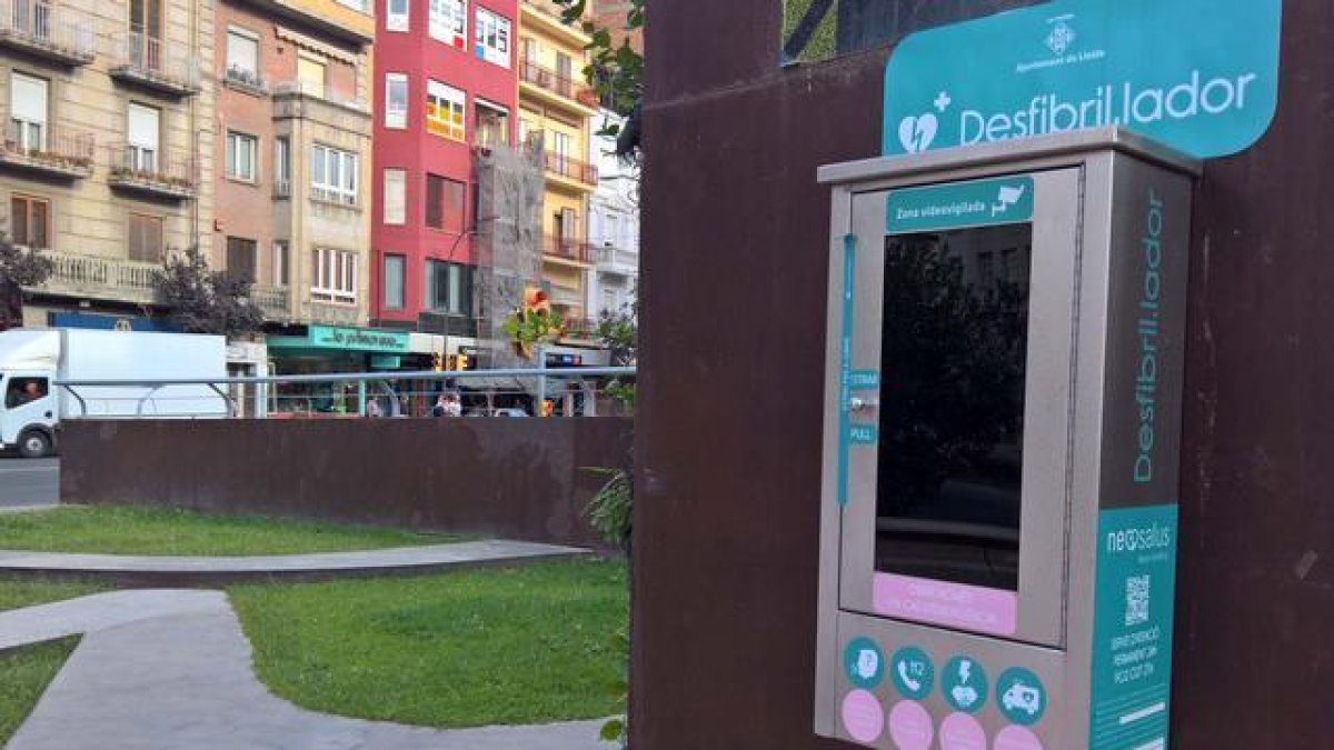 Lleida compta amb 43 desfibril·ladors en espais públics i una aplicació per trobar-los