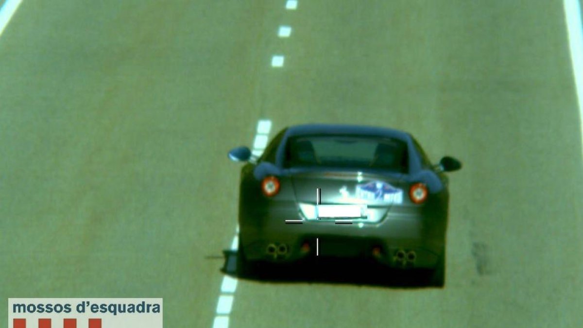 Detingut per circular a 200 km/h. amb un Ferrari a Alt Àneu