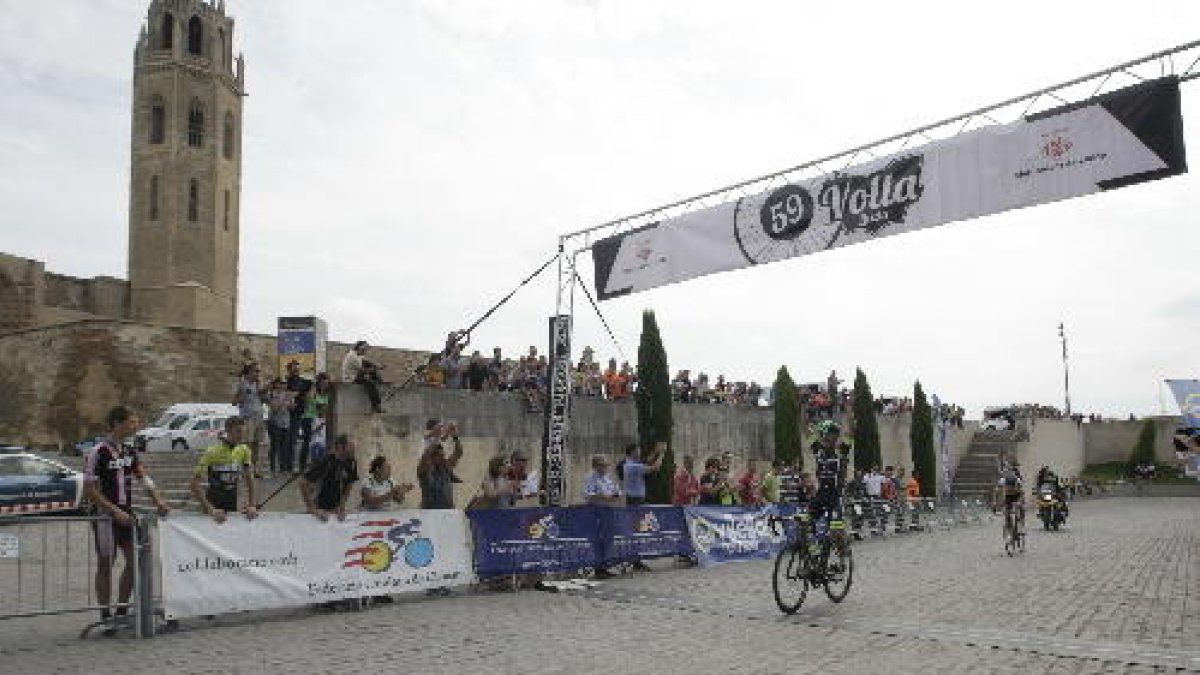 La meta estava situada dalt del Turó de la Seu Vella, on es va imposar Tello.