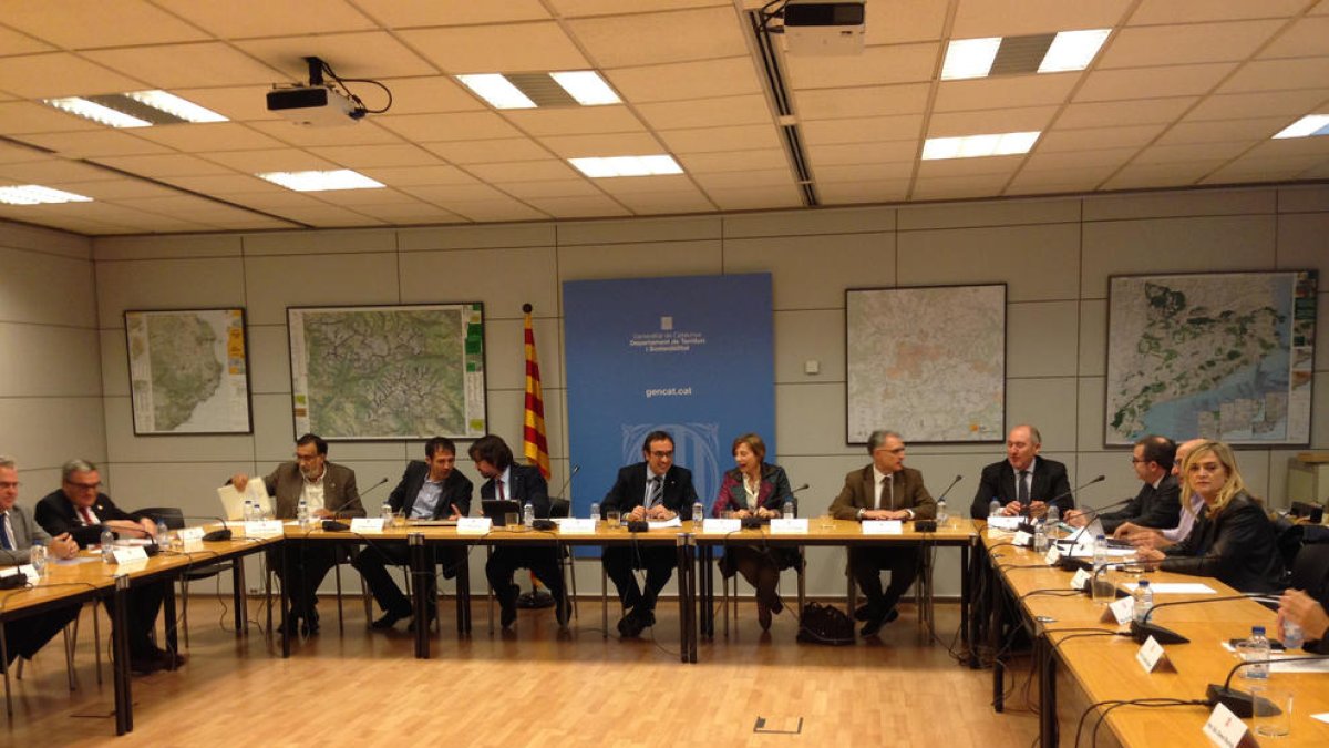 El Parlament s''oblida' de Lleida al reclamar a Foment millores en la línia de Manresa