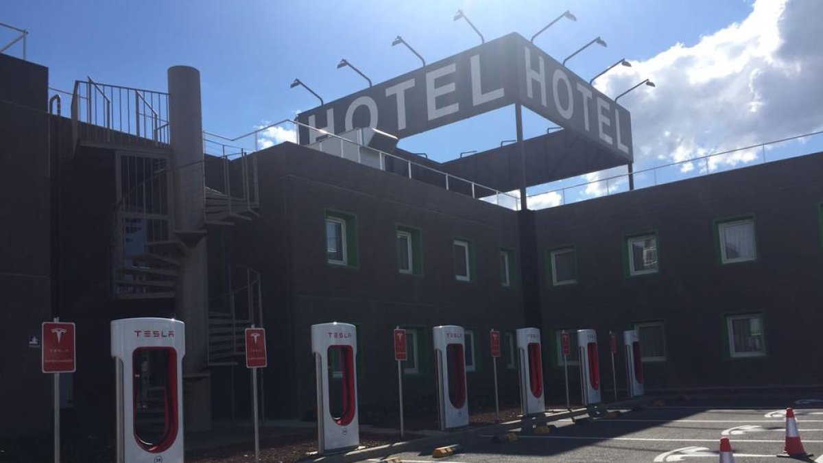 L’estació de carregadors al municipi de Torrefarrera.