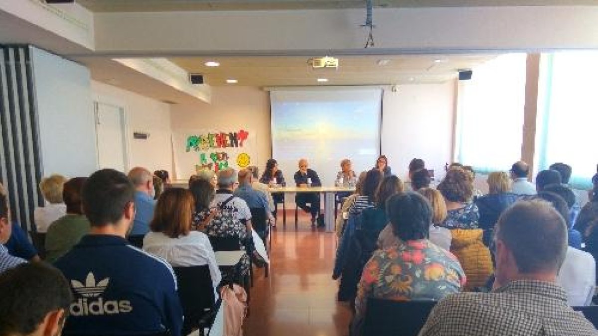 Un moment de la conferència sobre salut mental que va acollir ahir l’Hospital Santa Maria.
