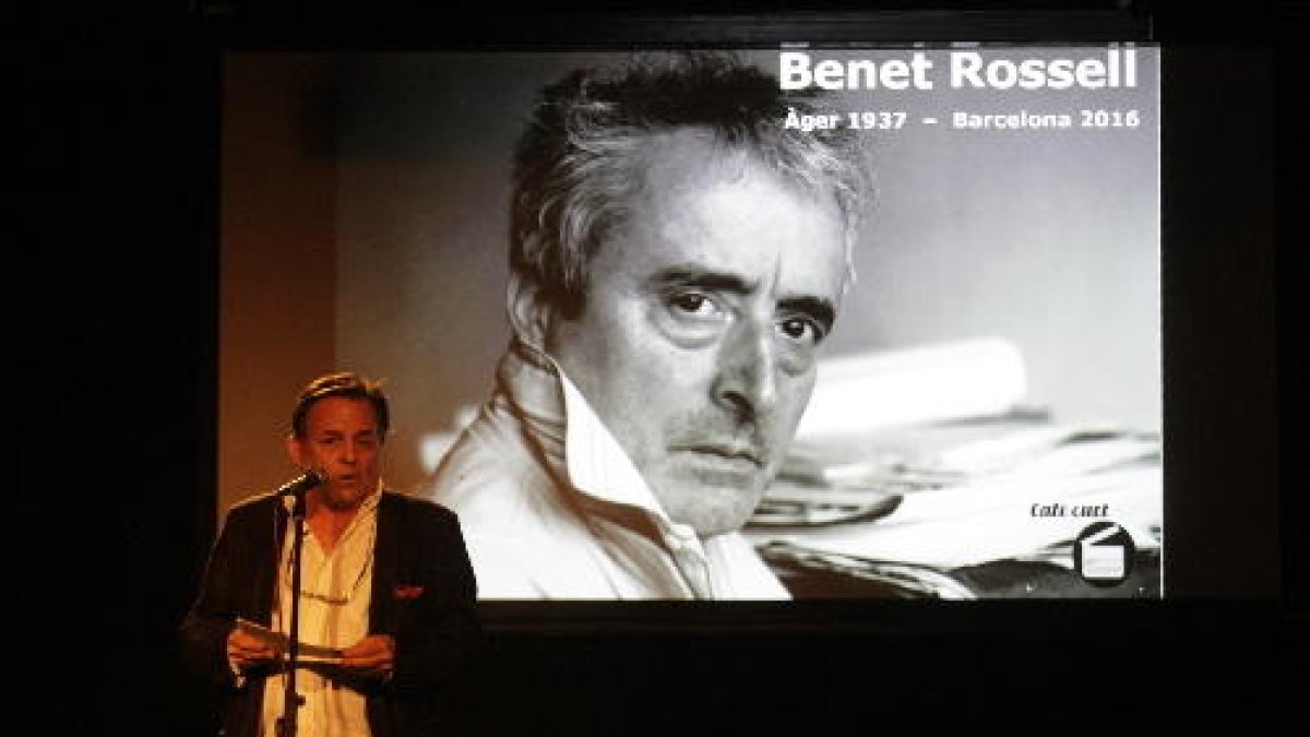 Carles M. Sanuy, durant l’homenatge a l’artista d’Àger.