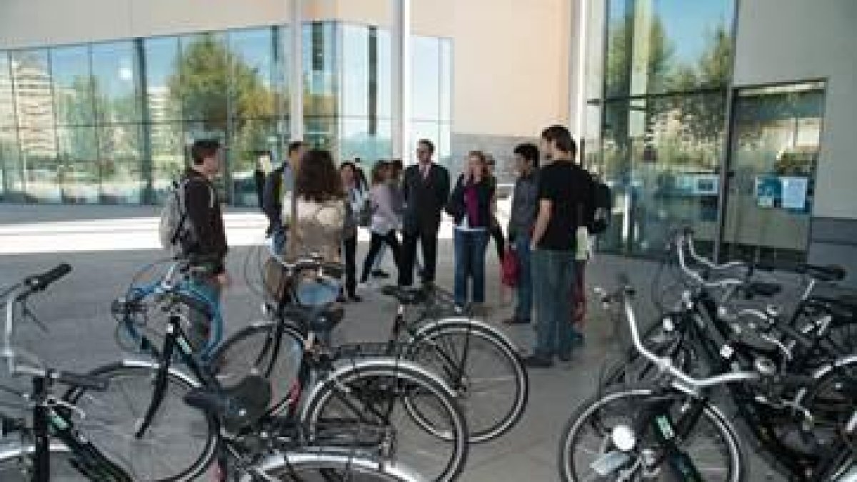 Bicis per a noranta alumnes de la UdL