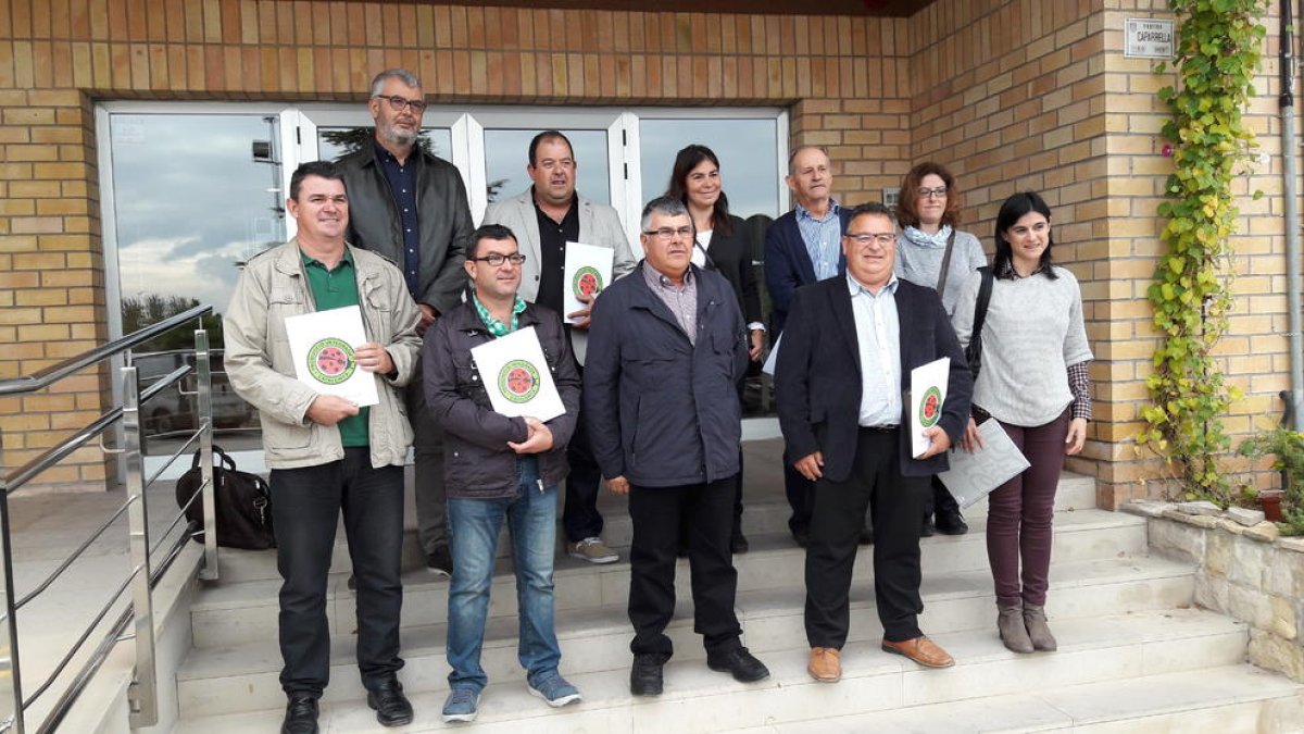 Foto de família del nou Consell Català de Producció Integrada.