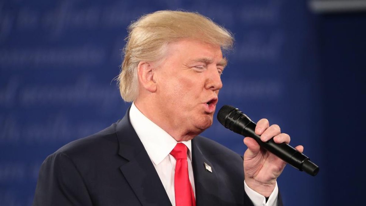 Trump, durant el segon debat presidencial a Saint Louis.