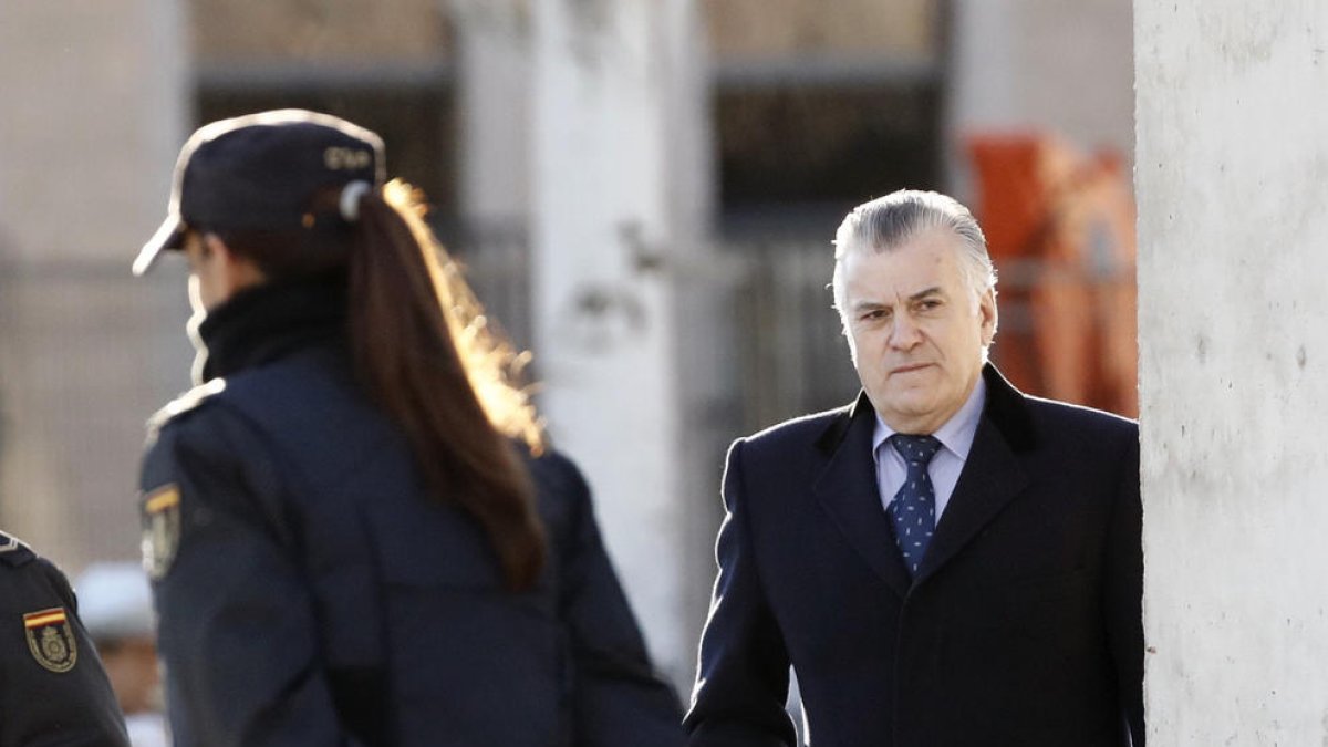 Bárcenas nega haver cobrat de Correa per a ell o per al PP