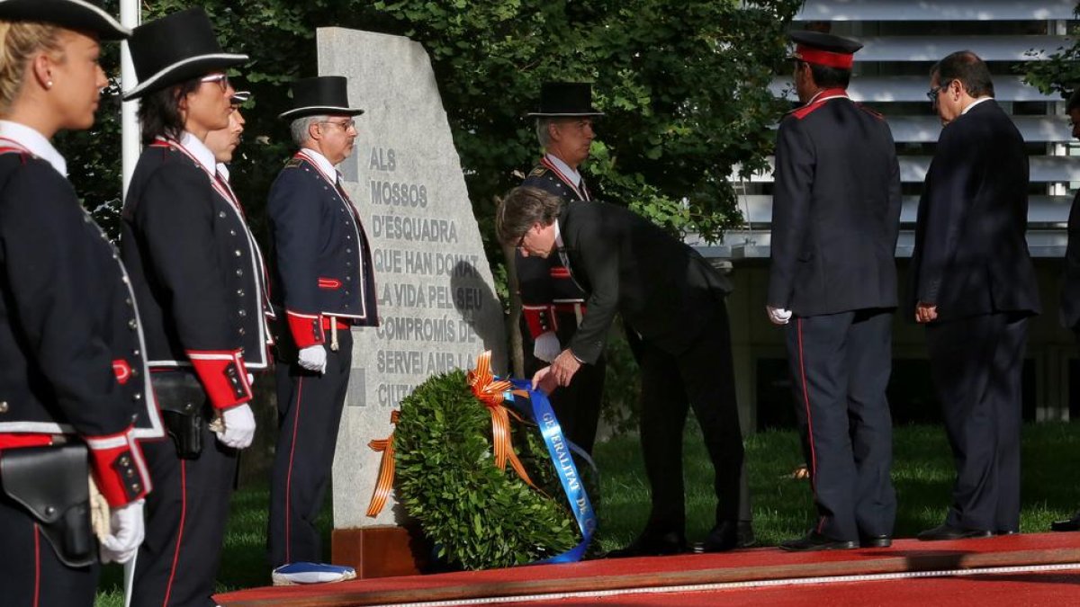 El president va inaugurar ahir el monòlit a Sabadell.