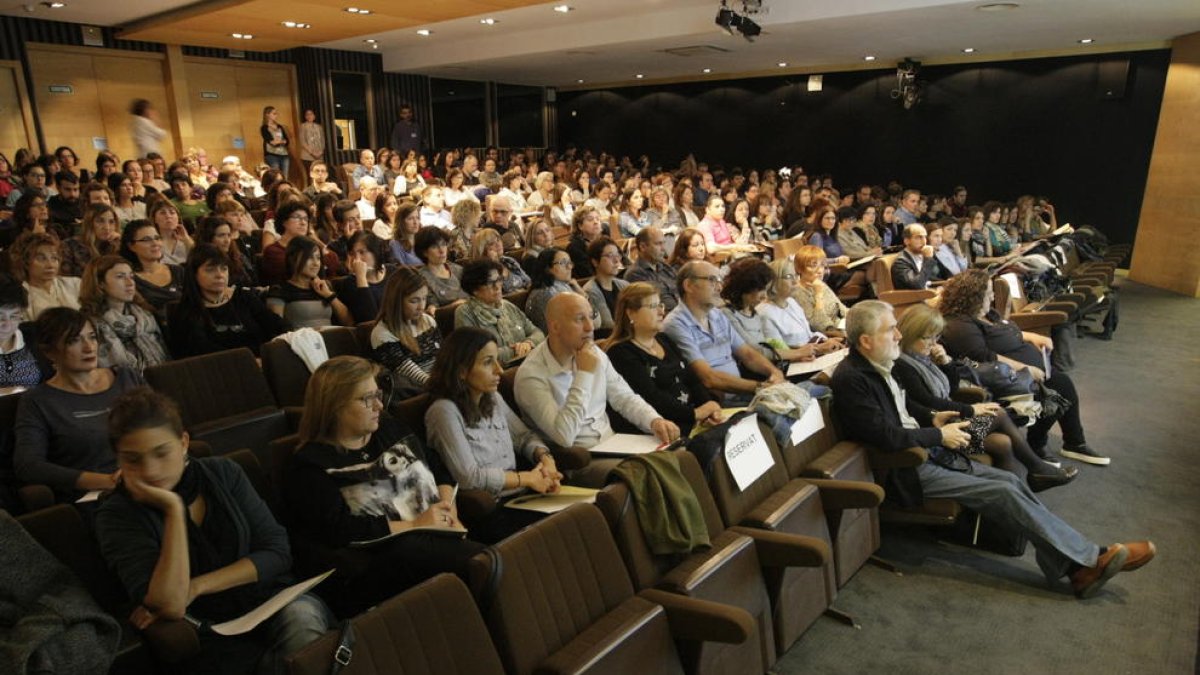 Els assistents van omplir la sala de l’Hotel Senator Condes, on es va organitzar la jornada.