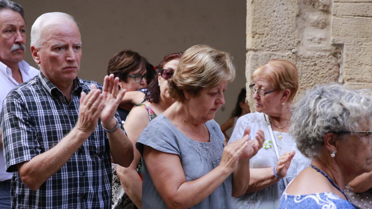L’emotiu acte va acabar amb un aplaudiment dels presents.