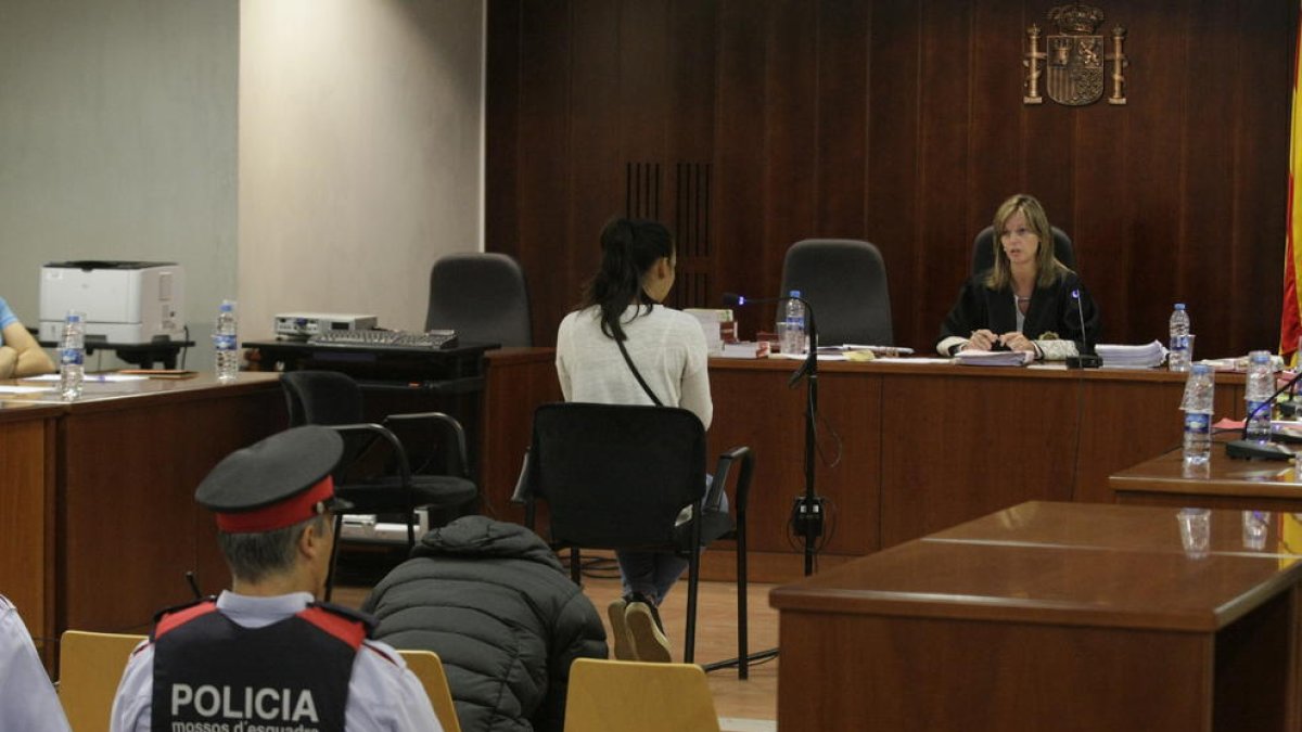 Acusacions i defensa pacten una pena de 17 anys per a l'acusat del crim de la Mariola