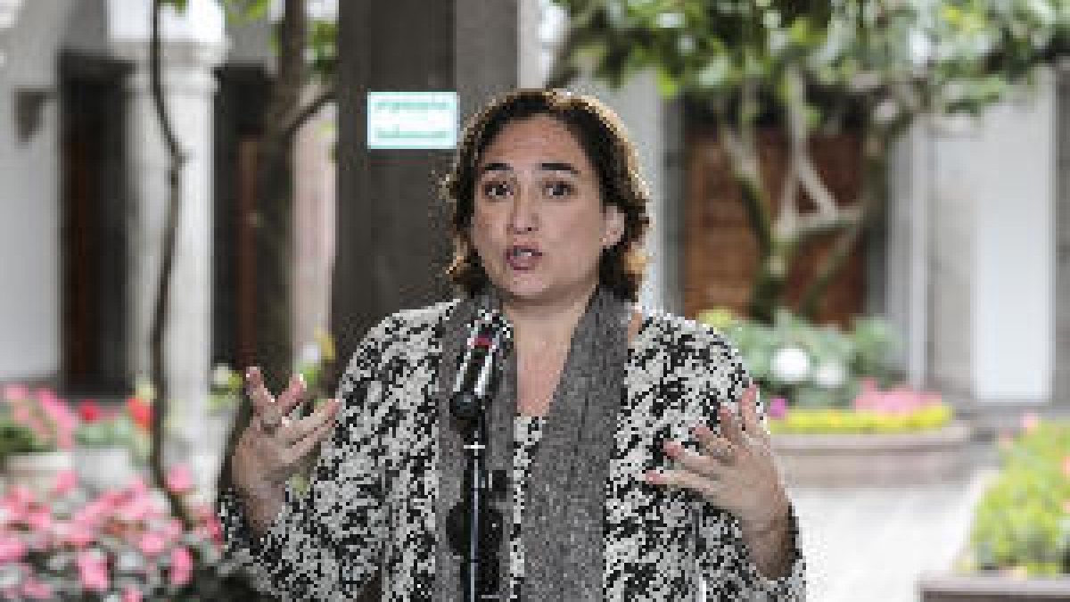 Ada Colau anuncia que està embarassada d’un nen que naixerà a la primavera