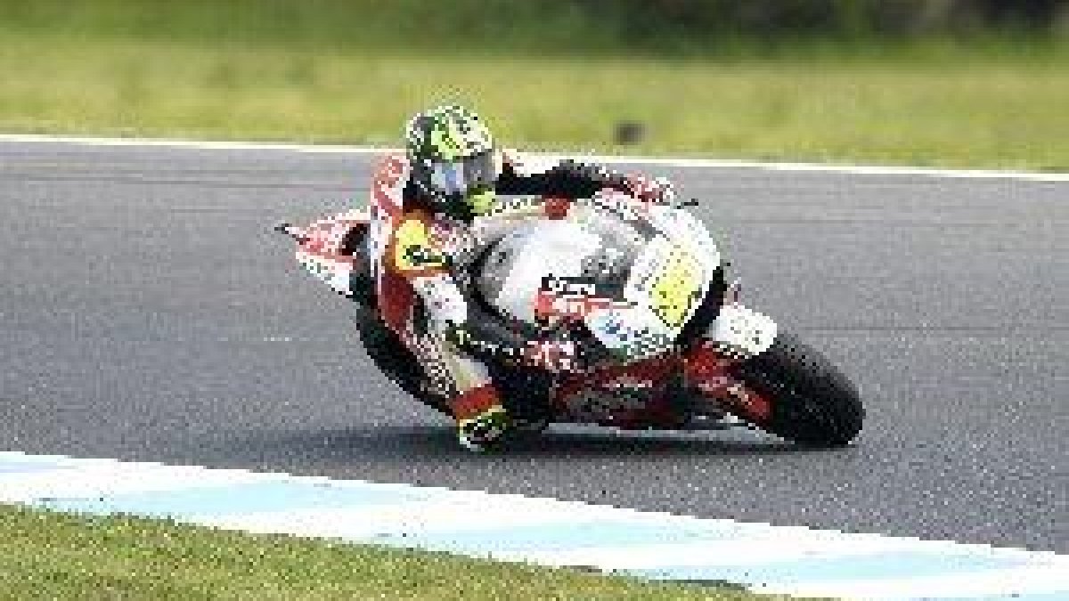 Crutchlow venç en motoGP després d’un error de Màrquez