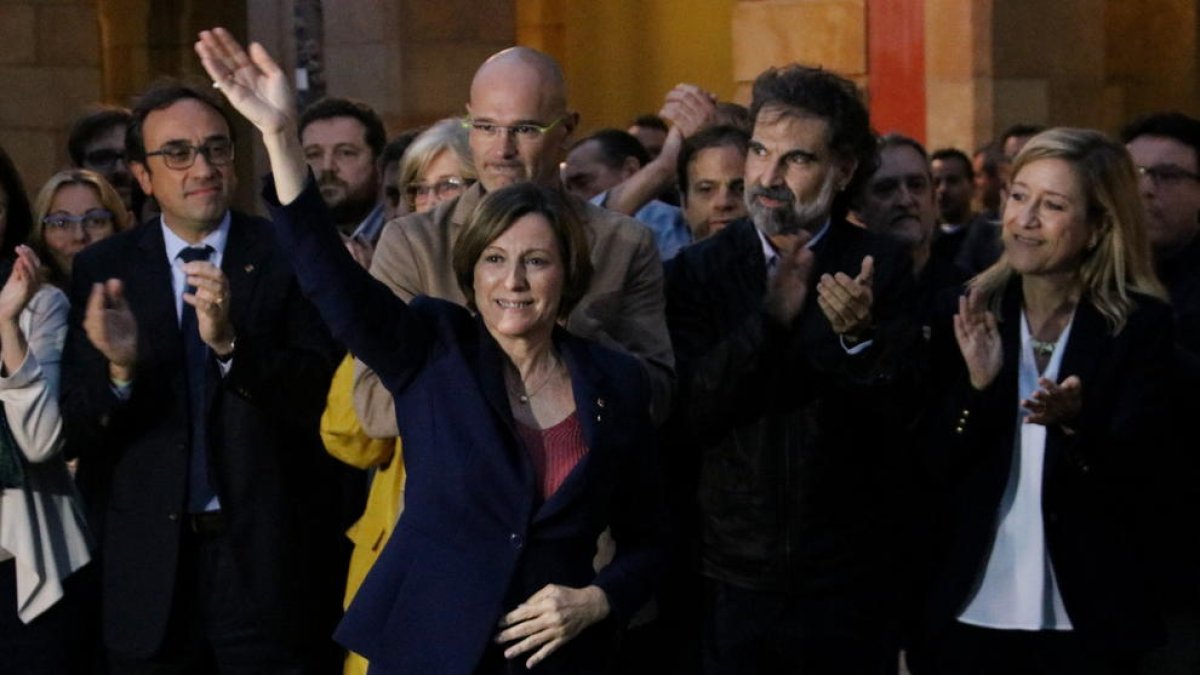 Forcadell, dijous passat, en la mobilització davant del Parlament per donar-li suport.