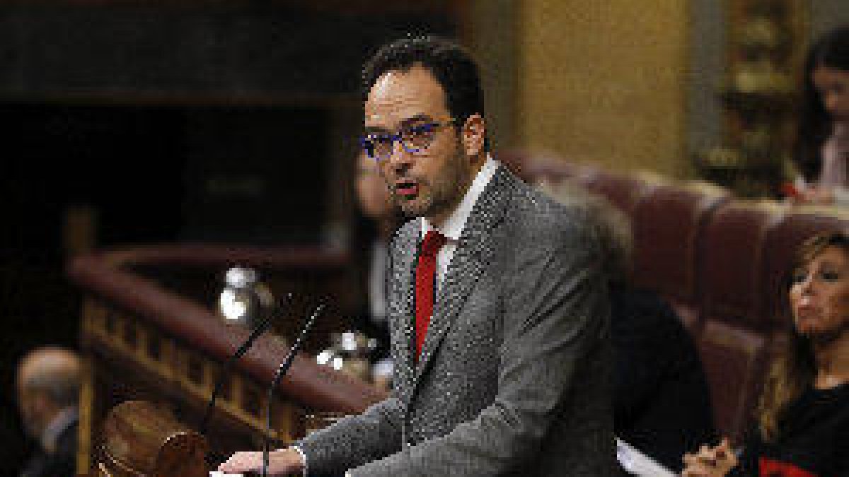 Hernando demana a Rajoy que li
