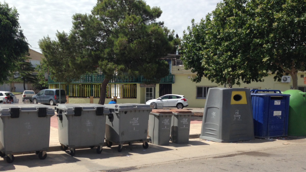 Una de les illes de contenidors a Vallfogona de Balaguer.