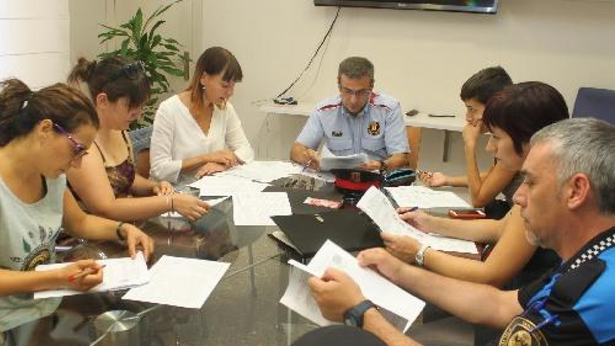 Un grup de treball defineix els detalls de la nova campanya.