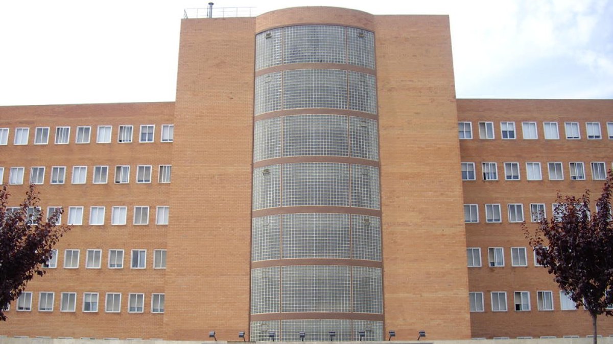 Endesa i Salut reforcen el subministrament elèctric de l'hospital Arnau de Vilanova de Lleida