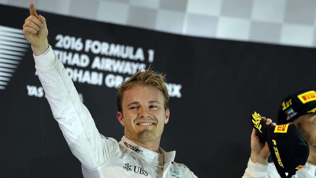 Nico Rosberg, el domingo celebrando su victoria en Abu Dabi que suponía además el título mundial.