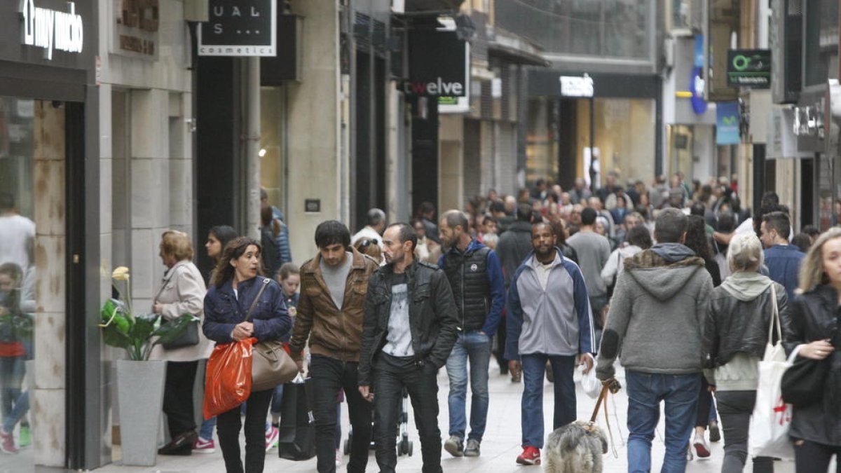 Les botigues de la capital podrán obrir el 26 de novembre i el 31 de desembre de 2007