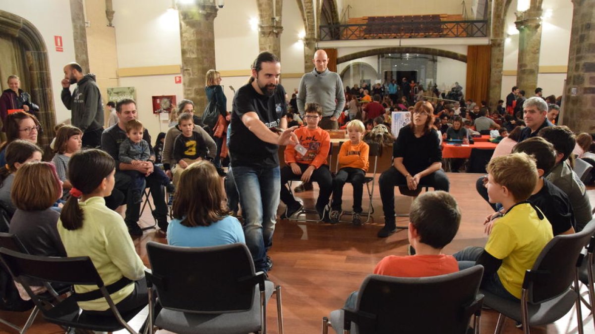 Cientos de personas se dieron cita ayer en el festival de La Seu para jugar y disfrutar con actividades.