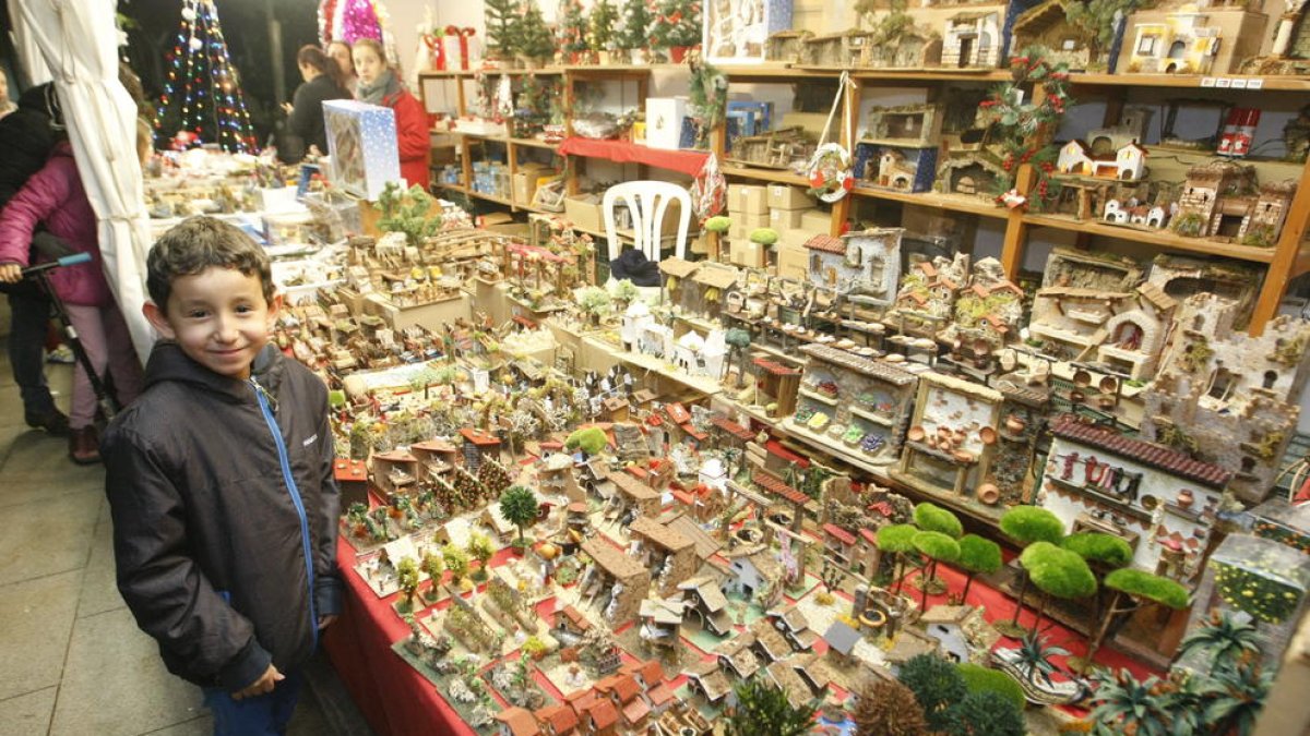 El Mercat de Santa Llúcia de Lleida estarà obert a la plaça Cervantes fins al 24 de desembre.